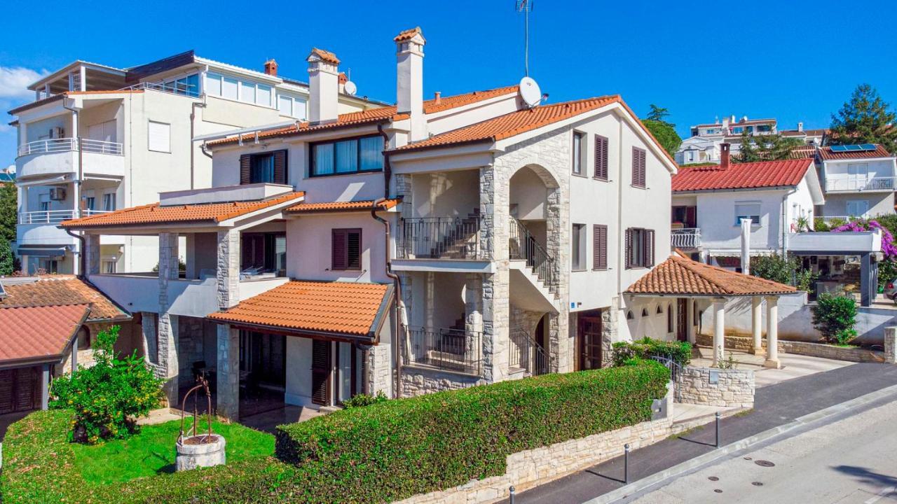 Holiday Apartment 50M From The Beach Pjescana Uvala Exterior photo